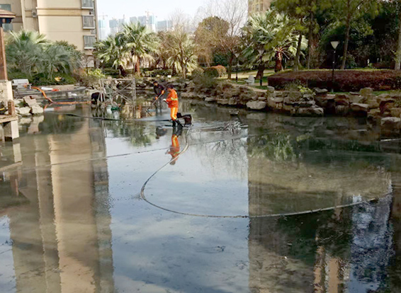 点军景观池淤泥清理